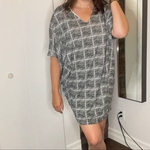 Bella Luxx black white patterned shirt dress M